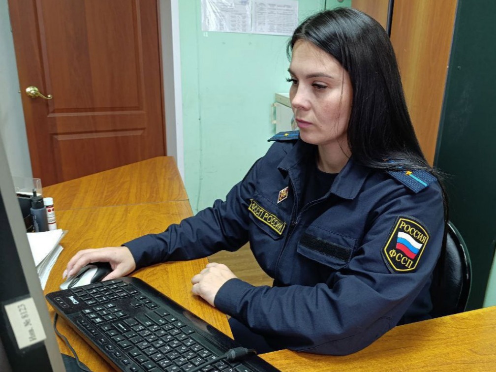 В Барнауле судебные приставы добились полного погашения алиментного долга  в 332 тысячи рублей.